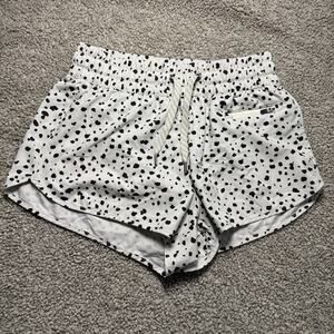 Vuori Clementine 2.0 Running Shorts 2.5 inch inseam Dune Dots Pattern Size XS